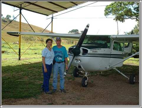 Neiba and Bob Norton by the AMA Venezuela mission plane